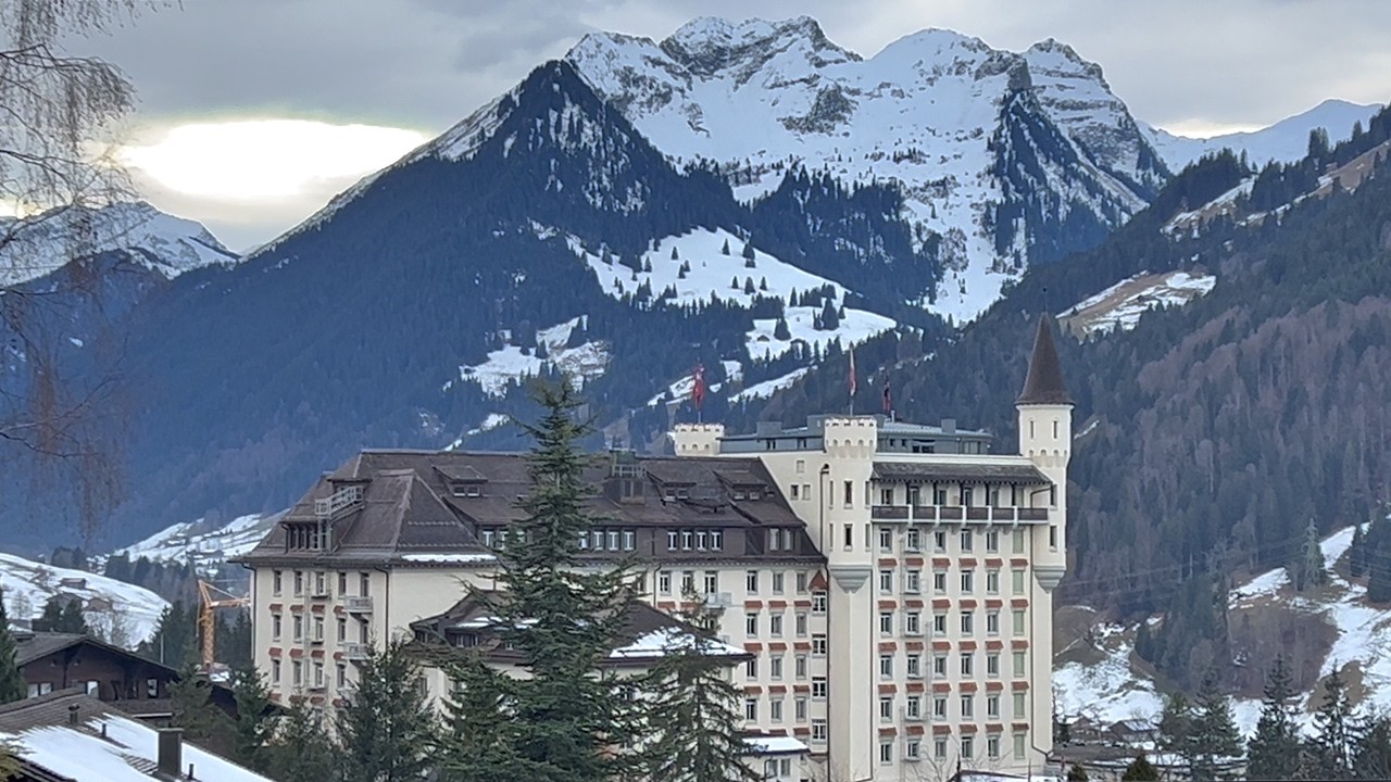 Gstaad Snow Walk 2025 December ❄️ 🎄 4K Winter Switzerland Walking Tour🇨🇭