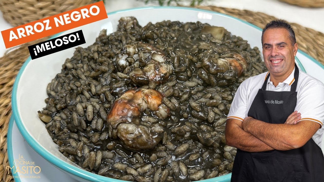 Arroz negro meloso de sepia y gambones