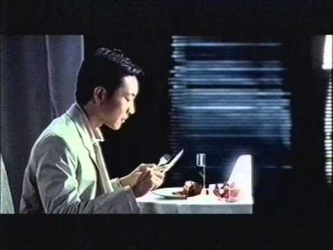 香港廣告: visa platinum信用卡 (不夠全面)2003