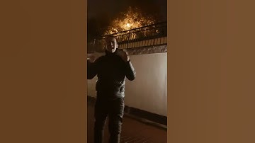 На часах мерцает 01:11