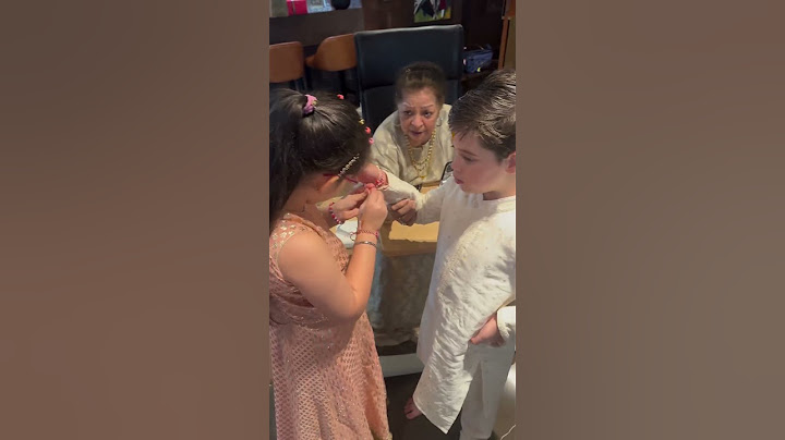 Karan Johar posts a CUTE video of his kids celebrating Raksha Bandhan 😍 #karanjohar #shorts