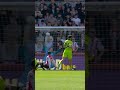 Incredible Bernd Leno save 😳