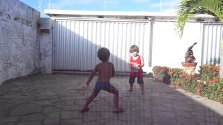 Brincando De Luta Com Primo