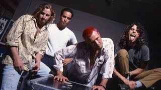 Video thumbnail of "Stone Temple Pilots - Wicked Garden"