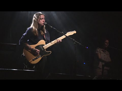 Julien Baker - Sprained Ankle (Live in London)