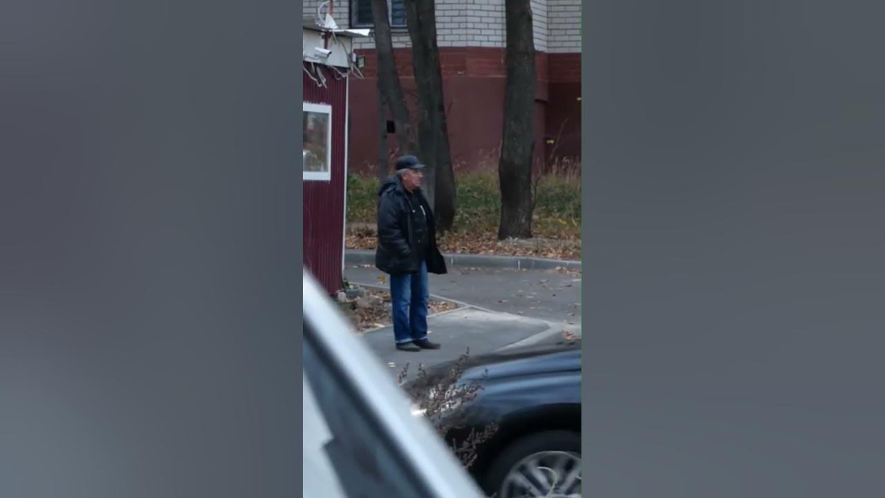 Дед бросил. Бросили дедушку картинка. Дед бросил. Злой дед фото. Богатый дел.