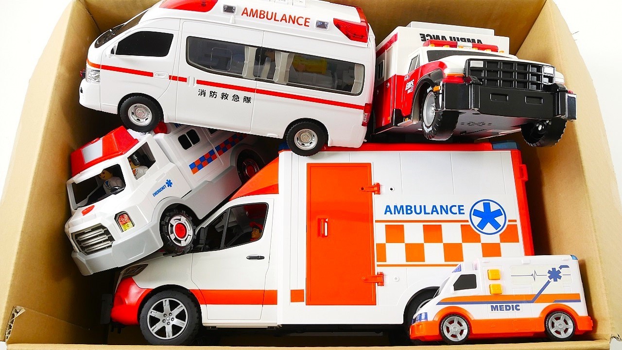 たくさんの救急車ミニカーが走る！緊急車両走行訓練☆Many miniature ambulances on the road! Emergency vehicle driving training☆