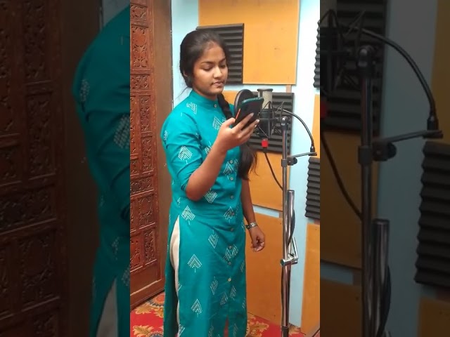 Srinidhi singer new folk song 2022 | siggu siggala naduma song | #srinidhi | #sumanbadanakal class=