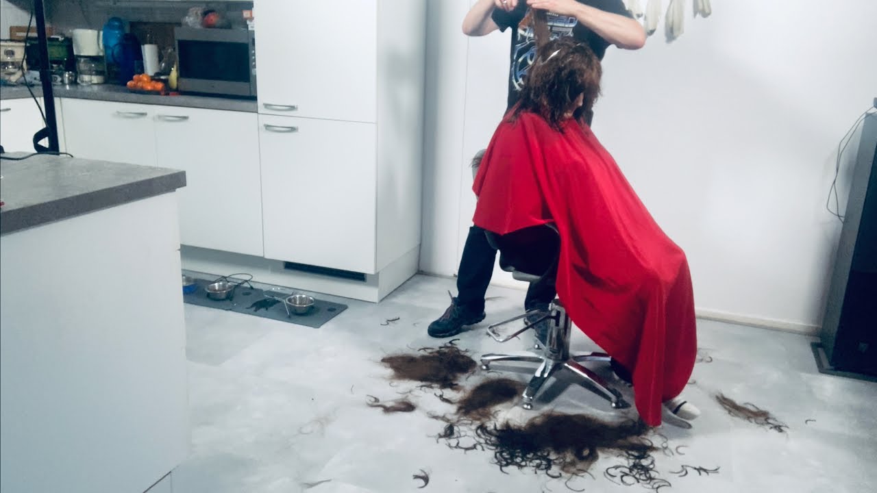 First makeover of 2026! A layered haircut makes a big difference!