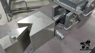 Horizontal Hydraulic Press by Weldworx Canada