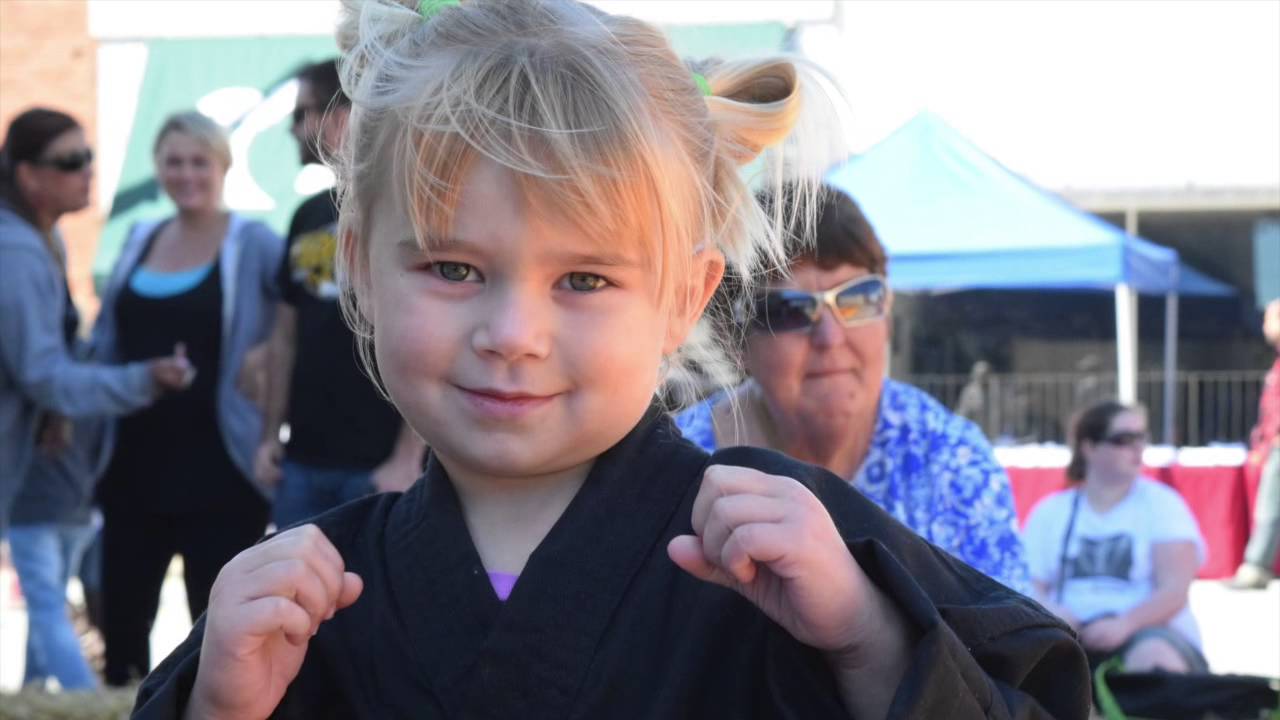 Twister Sports Sponsors Children's Stage at Higginsville Country Fair