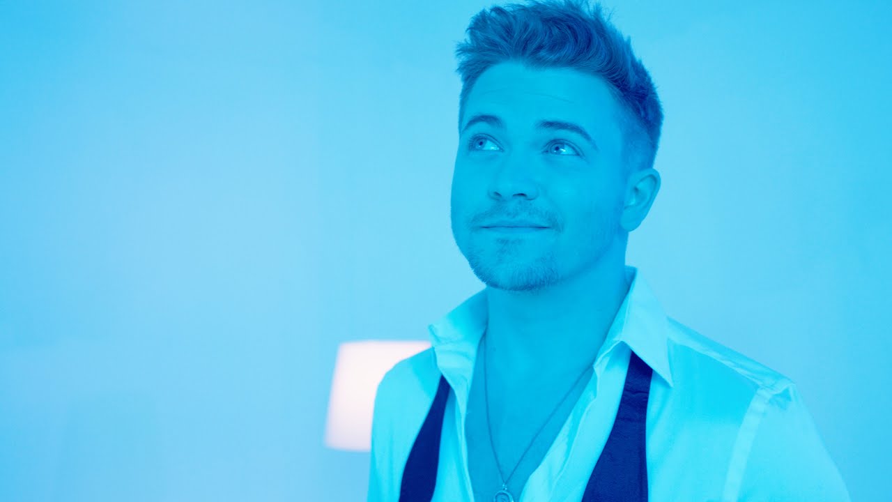 Watch Hunter Hayes - Night And Day (Official Music Video) on YouTube Watch Hunter Hayes - Night And Day (Official Music Video) on YouTube