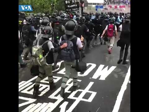 旺角警署再聚 警方發射橡膠子彈、催淚彈；防暴警察多次稱呼在場人士「曱甴」 - 20191007 - 香港新聞 - 有線新聞 CABLE News