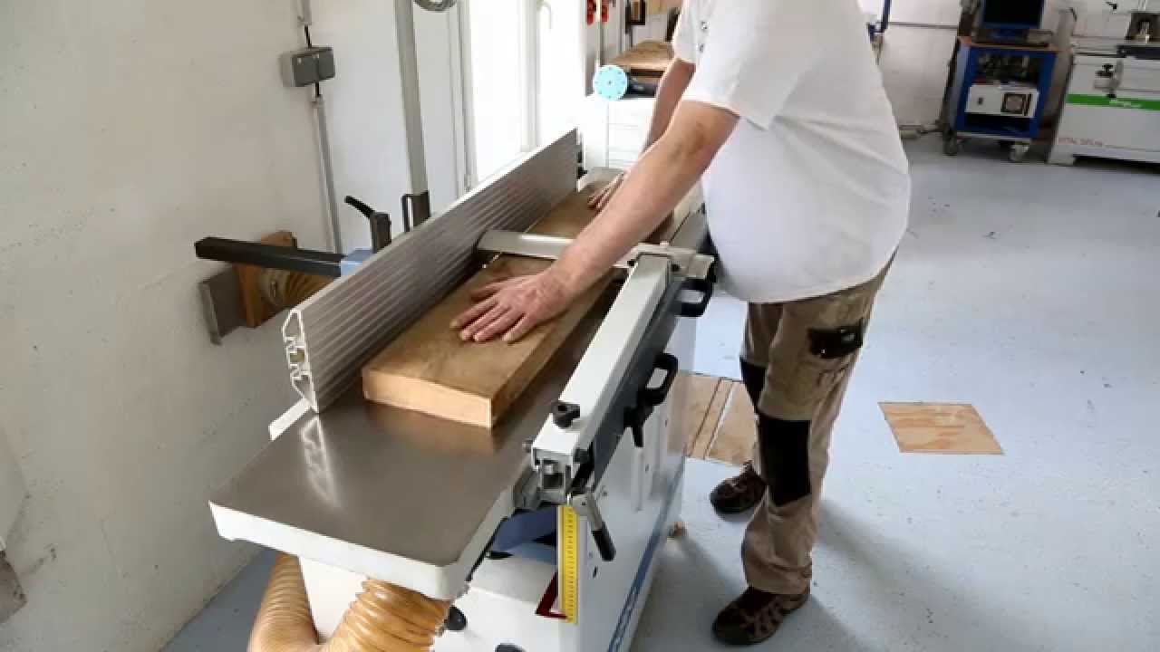 Homemade motorized height adjustment for an improved planer thicknesser
