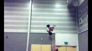 Acro Elsbeth En Gera Dubbel Salto.