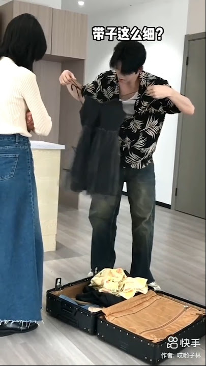 My boyfriend check my bag 😅#搞笑#抖音#china#tiktok#funny#couple#love#douyin#shorts#youtube#chinesegirl