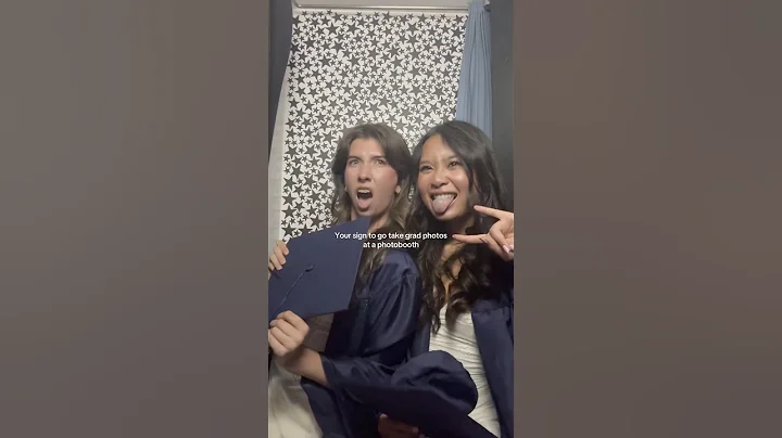 Your sign to take photos at a vintage photobooth #boothbybryant #graduation #graduate