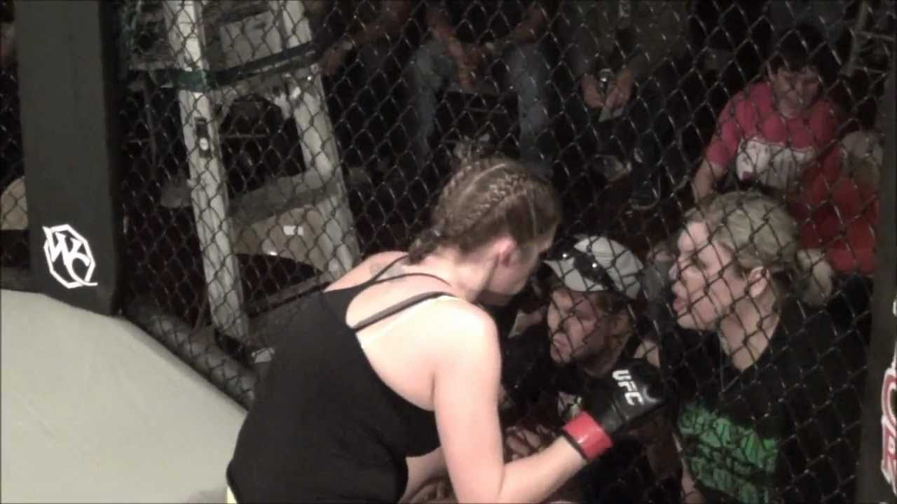 Bad Blood 4 Fight 12   Christina Skinner vs Jenna Fox