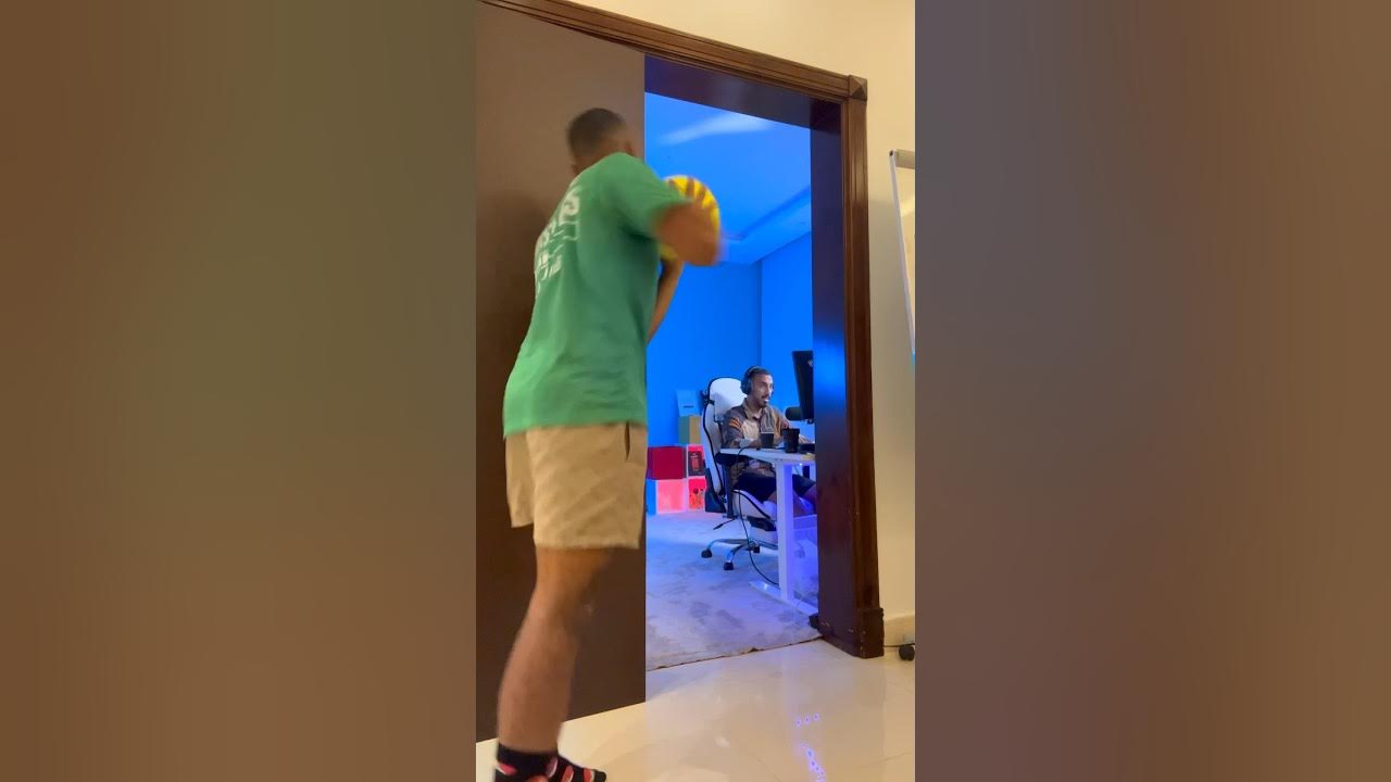 إزعاج عمر عبدالرحمن في الإجتماع 😂 إزعاج عمر عبدالرحمن في الإجتماع 😂