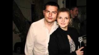 Camelia ciuca bate vantul binisor de la val de sat