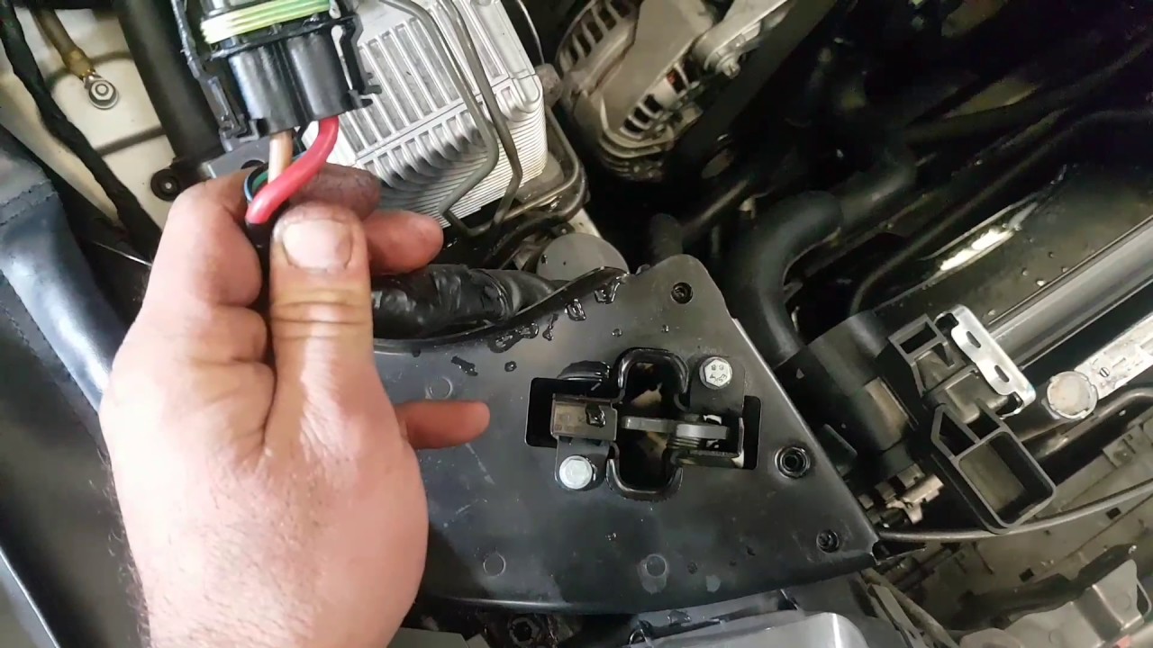 Mercedes-Benz E-Class radiator fan wiring connector codes cooling