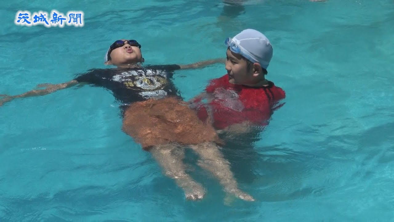 茨城新聞 児童 着衣で浮く練習 笠間 南小 水難防止へ海保指導