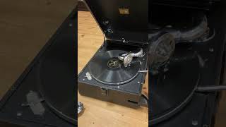 HMV 102 gramophone (C102E)