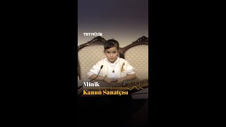 Yıl 1987! Kanun sanatçısı Gülden Özgediz'in tatlı mı tatlı videosu! 🥰 #shorts Resimi
