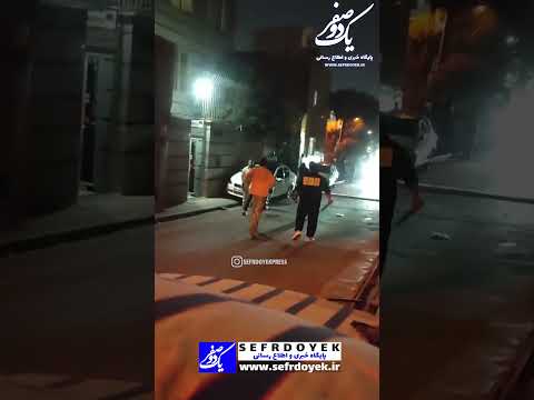 فیلم درگیری اراذل اوباش عربده کشی با چاقو شمشیر قمه تخریب اموال محله خزانه بخارایی جنوب تهران