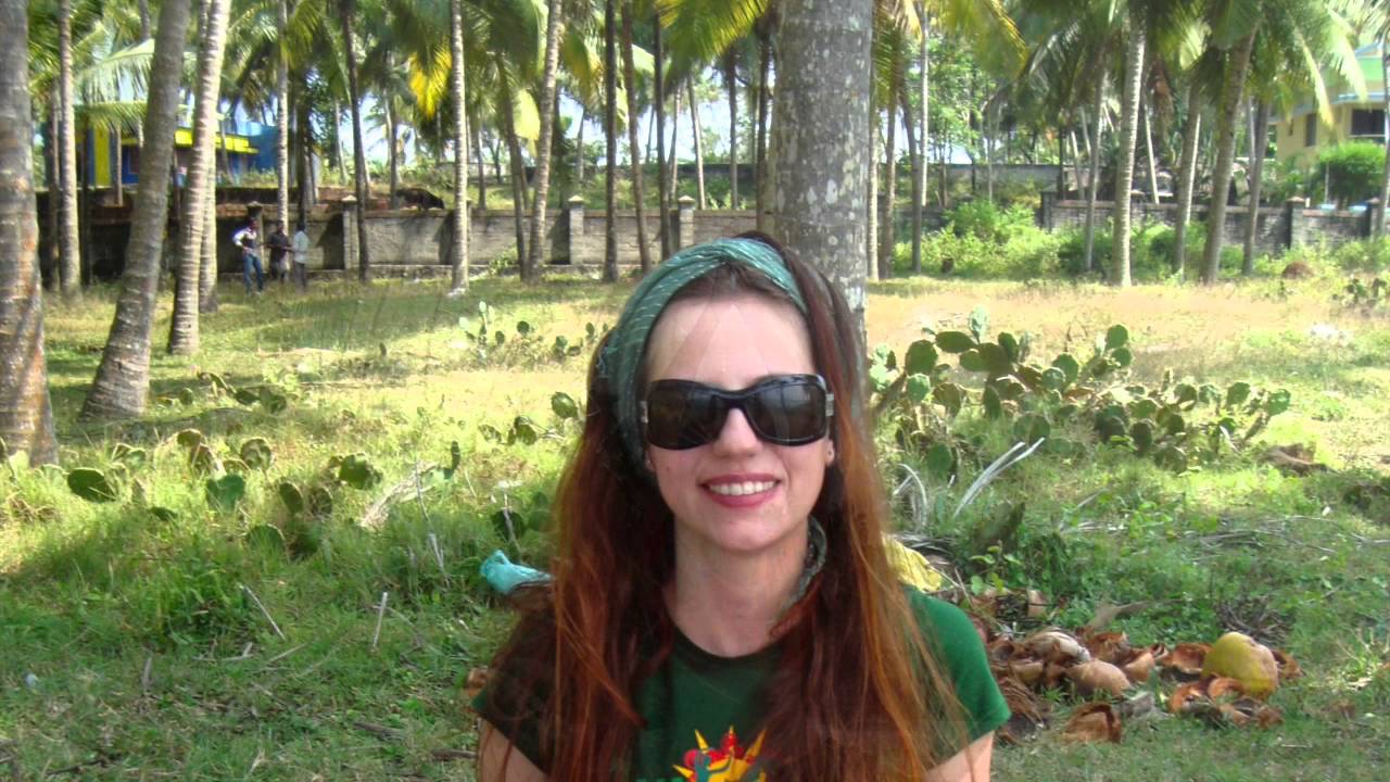 Waves of Varkala / Lara's Smile