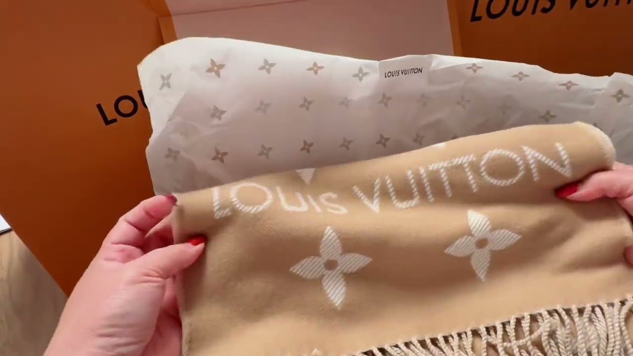 Louis Vuitton , Chanel , Dior & Carolina Herrera, My Late Unboxing Christmas Gifts 🎁