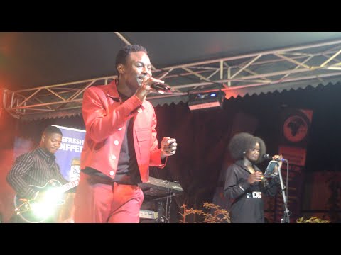 RAY G PERFORMING MAKE A WAY AT HIS LISTENERS PARTY Mukigatv 