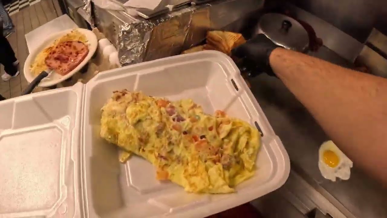 Непрерывное приготовление завтрака — приятная работа на гриле 🔥🍳