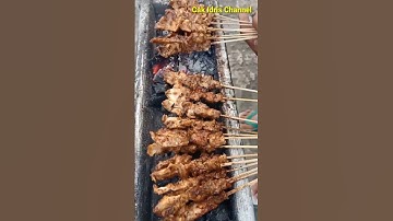 SATE AYAM MADURA MAKNYUS GUYSSS...ENAK TENAN