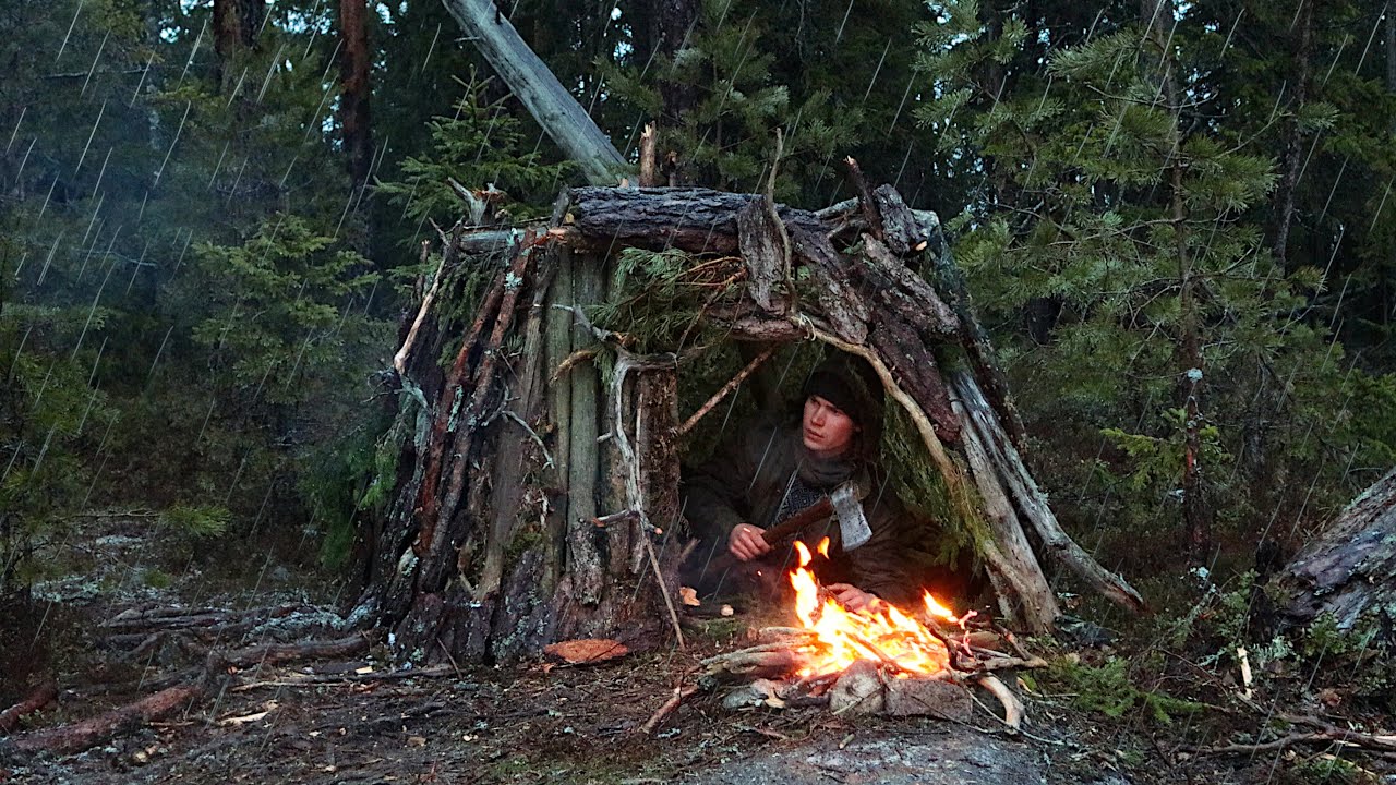 Caught in a Storm! 3 Day Solo Camping: Building Shelter in Heavy Rain ...