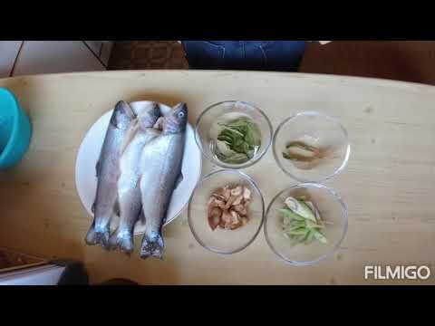วีดีโอ: วิธีทำเกลือปลาเทราท์ให้อร่อยและรวดเร็ว