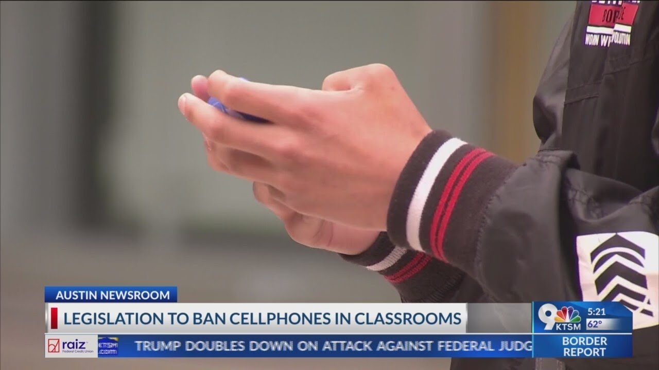 Lawmakers looking to ban cellphones in Texas classrooms - YouTube