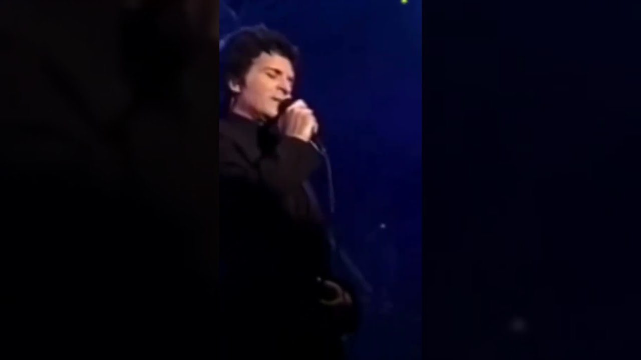 "HEARTS TO BE IN LOVE "