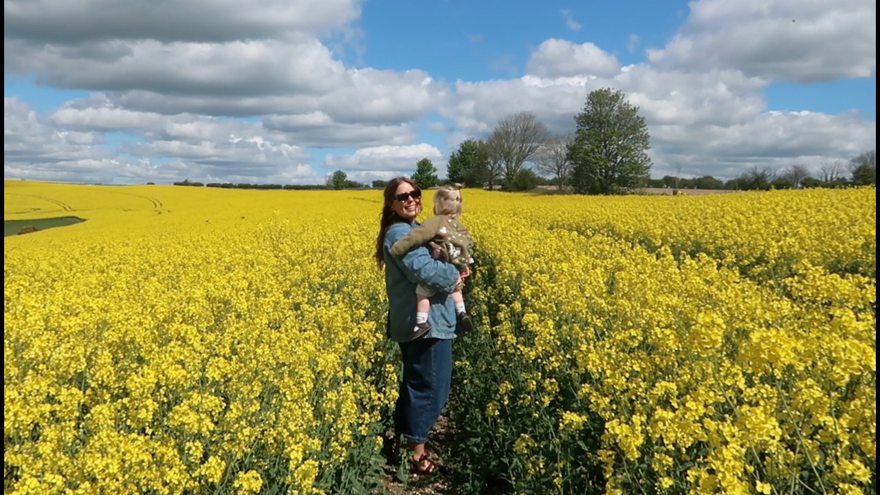 One of my favourite vlogs, summer walks, flower market, gardening & baking snacks.