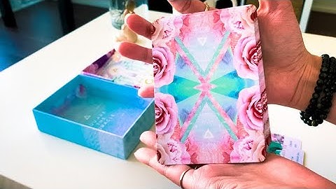 Unboxing/First impression/Flip through on Work Your Light Oracle by Rebecca Campbell ✨🌸🐚