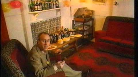 Pssst... The Really Useful Guide to Alcohol - Norman Lovett