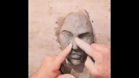 Scultura... volto in argilla di Paolo Morandi scultore