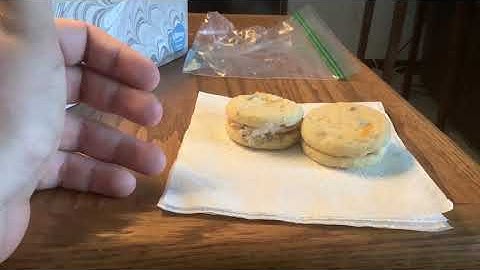 These sprinkles walk into a sandwich cookie review