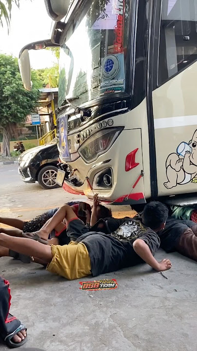 Ada ada aja nih kelakuan bocil🤣 #busmania #basuri #bocilsukabasuri