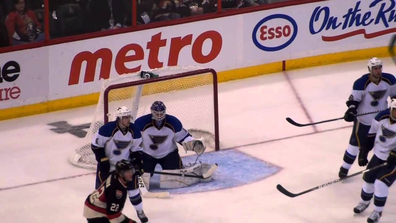 Brian Elliott in action during the Blues @ Senators hockey game - YouTube