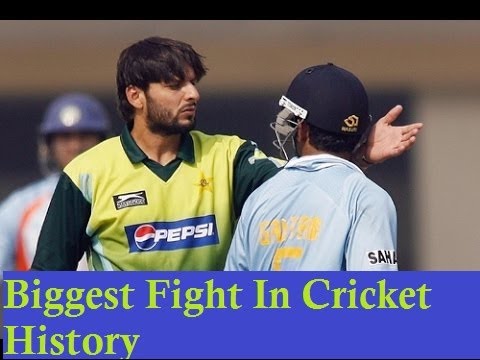 Biggest fight in cricket history - YouTube