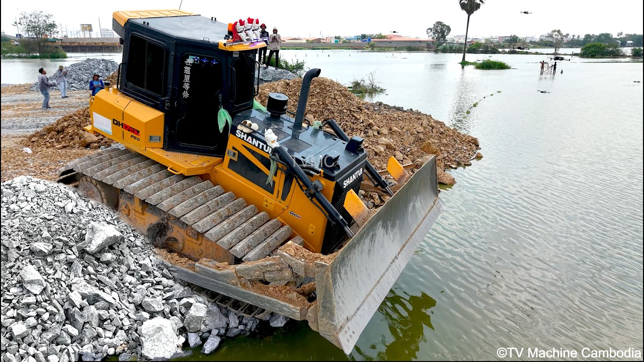 Update Landfilling flooded & Cleaning BY Bulldozer SHANTUl DH17C3Pro Push stone & dump truck Unload