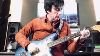How to play ‘Some girls are bigger than others’ By Johnny Marr