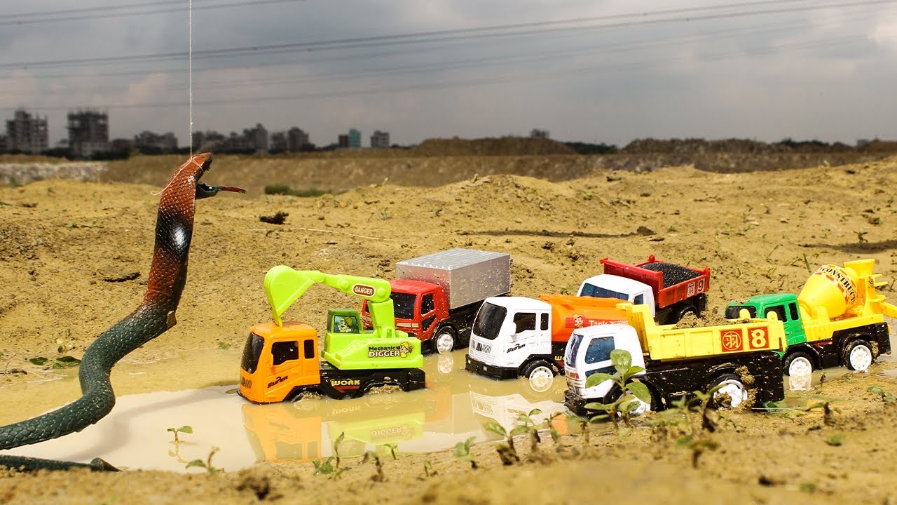 Snake VS JCB Truck war | Snake Revenge | Naag Ka Badla on water | Jcb ...