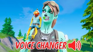 *GRACIOSO* ¡TROLEO DE VOZ CON CAMBIADOR DE VOZ en Fortnite! (Con Tiko) screenshot 5